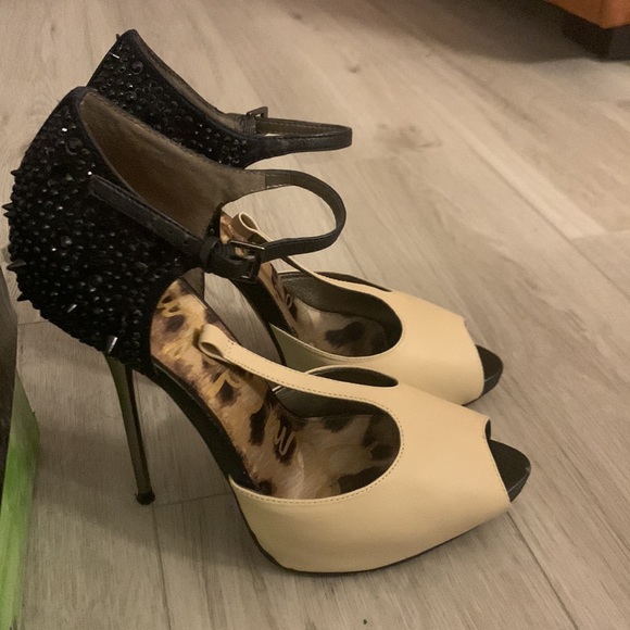 🌹🌹Sam edelman heels priced for 1 pair !!!🌹🌹 - Picture 3 of 10